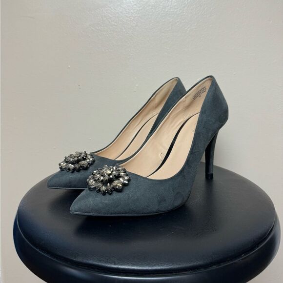 SALE! Charcoal Ann Taylor Factory Rhinestone Pumps Size 7 - Picture 1 of 7